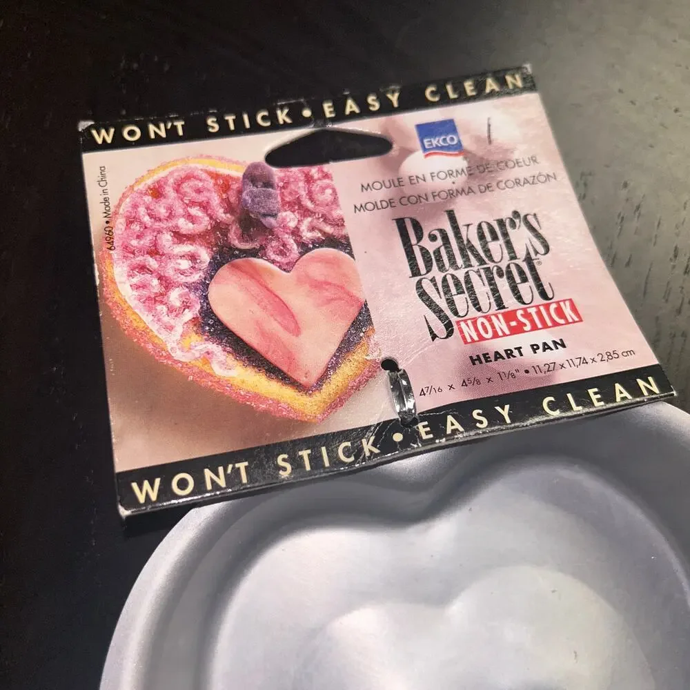 New NWT Ekco Baker's Secret 1999 Vintage Non-Stick Mini Heart Pan 4.5